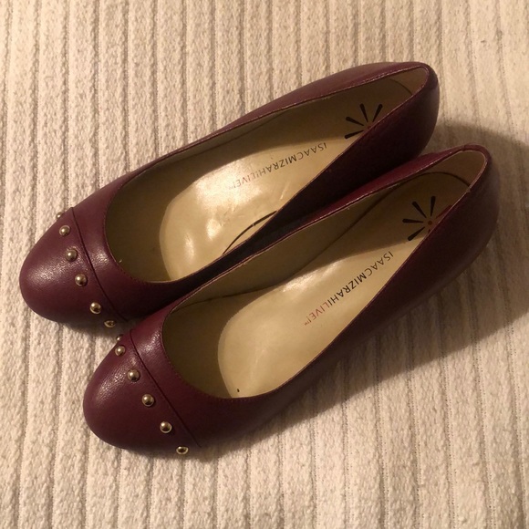 Woman’s Isaac Mizrahi burgundy fall beaded heeled shoes - Picture 4 of 14